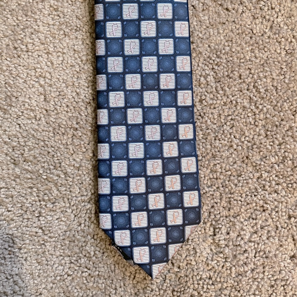 Breast cancer awareness tie